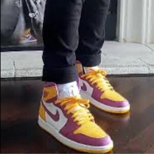 Air Jordan 1 Retro High OG GS Bordeaux University Gold Purple Yellow (6Y/ W 7.5)
